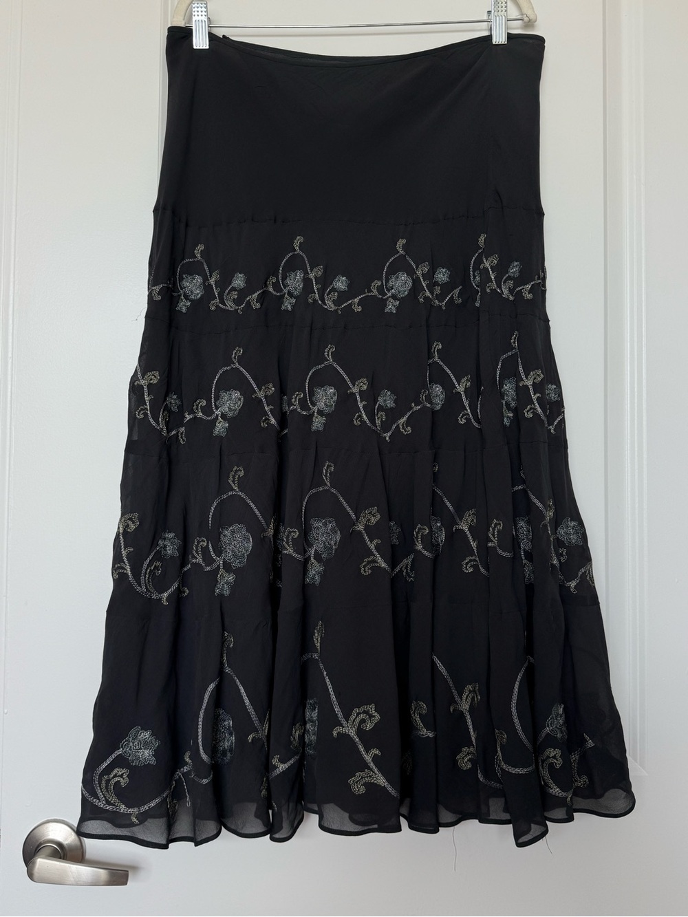 Jones New York 100% Silk whimsigoth Embroidered Tiered Midi Skirt Black us 12